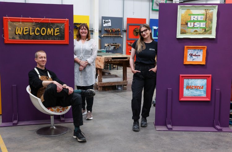 colleagues in the upcyclcing centre